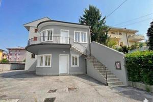 PORZIONE DI BIFAMILIARE A VICENZA