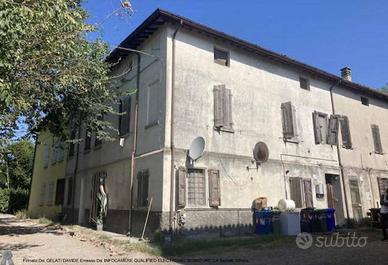 Immobile in asta di 145 m² con 3 locali a Novi di 