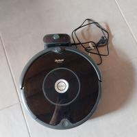 Robot Roomba aspirapolvere