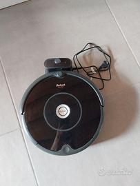 Robot Roomba aspirapolvere