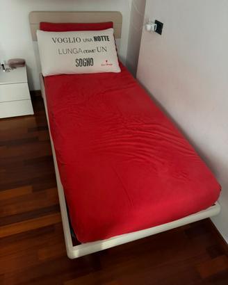 Struttura letto singolo con materasso