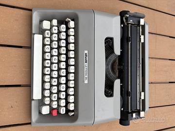 Macchina da scrivere Olivetti Lettera 35