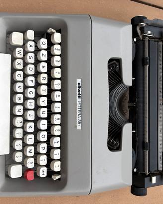 Macchina da scrivere Olivetti Lettera 35