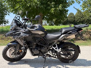 BenelliTRK 502X, 2023 nera e gialla, 13.000km
