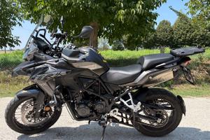 BenelliTRK 502X, 2023 nera e gialla, 13.000km