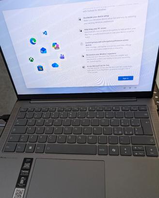 Lenovo Yoga Slim 7 14" OLED (2025) 32g ram 1tb ssd