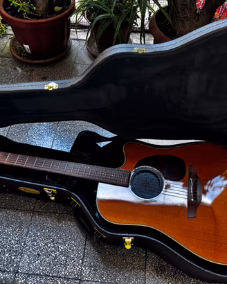 Takamine mod. Tan 15C  ampli Marshall AS100D