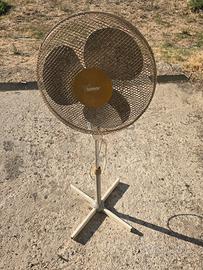 ventilatore a piantana BIMAR  a tre velocità 