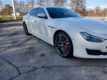Maserati Ghibli granlusso 3.0 v6 275cv 