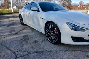 Maserati Ghibli granlusso 3.0 v6 275cv 