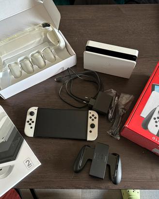 Switch OLED bianca + custodia, grip, vetro temp