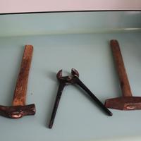 VINTAGE: 2 martelli e tenaglia primi 1900