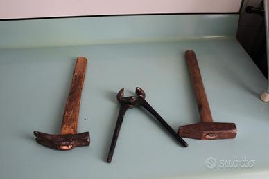 VINTAGE: 2 martelli e tenaglia primi 1900