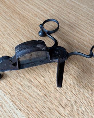 Forbici spegni candele con ghigliottina