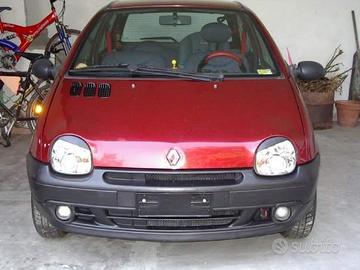 Twingo storica con motore non funzionante