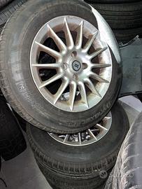 4 ruote complete di cerchi in lega e gomme Kleber 