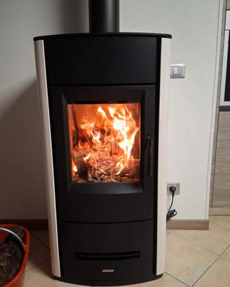 Stufa piazzetta e928 steel a legna ventilata