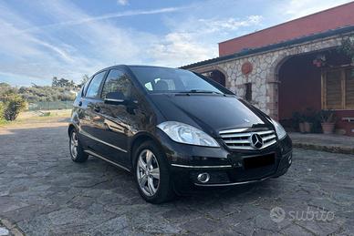 Mercedes benz A180
