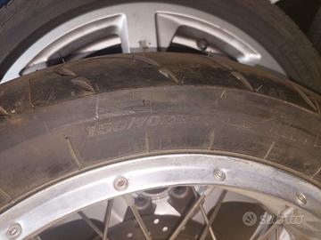 Cerchi e pneumatici dunlop estive per moto