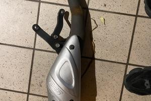 Scarico Sp3 Leovince Piaggio orizzontale