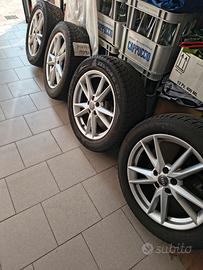 Cerchi in lega Audi da 18"  con gomme invernali 