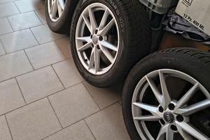 Cerchi in lega Audi da 18"  con gomme invernali 