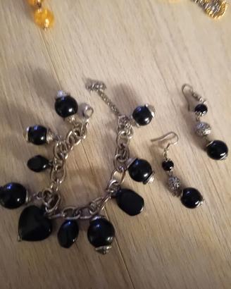 bracciale e orecchini  con pietra nera 
