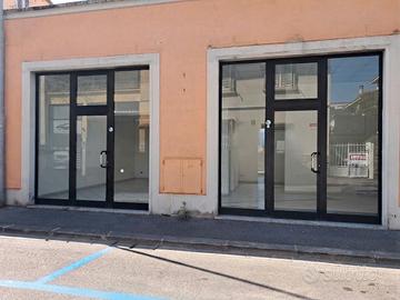 Fondo commerciale uso ufficio, negozio