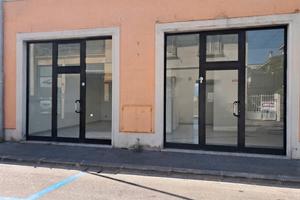 Fondo commerciale uso ufficio, negozio