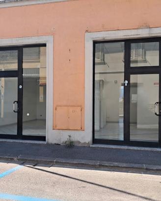 Fondo commerciale uso ufficio, negozio