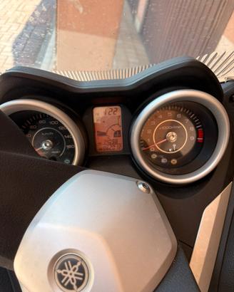 Scooter Xmax 250
