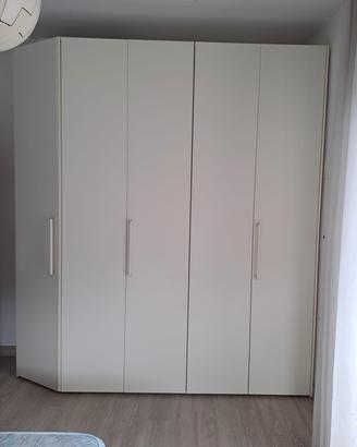 camera matrimoniale con contenitore 