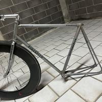 Bici Pinarello Pista