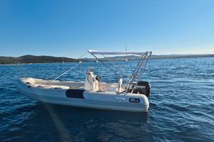 Gommone 5 metri  con thoatsu 40cv