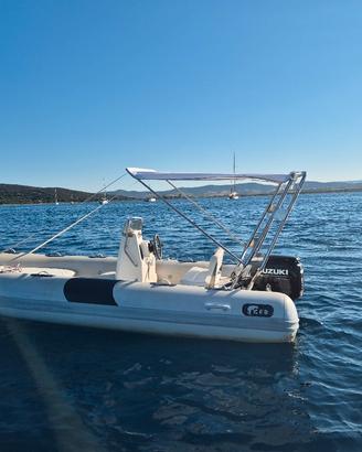 Gommone 5 metri  con thoatsu 40cv