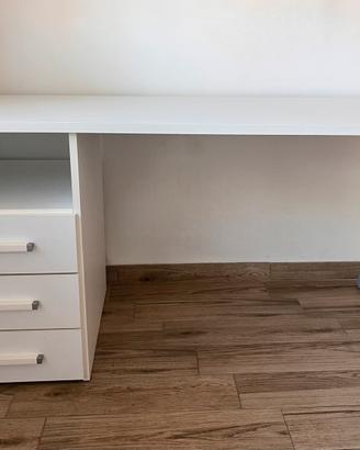 Scrivania ampia  – come nuova di Mondo Convenienza
