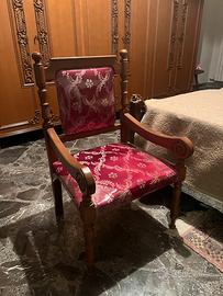 Poltrona  in legno stile classico con braccioli