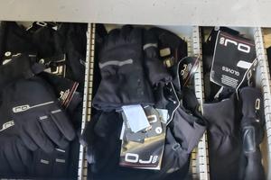 Stock abbigliamento moto: giacche guanti antipiogg