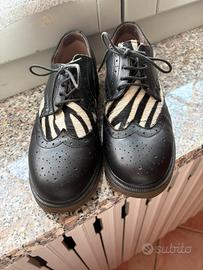 Scarpe in pelle con inserto