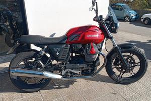 Moto Guzzi V7 II Stone