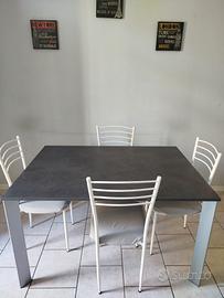 Tavolo e sedie
