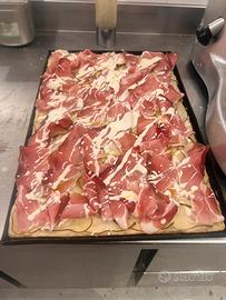 Aiuto pizzaiolo/Pizzaiolo alla teglia