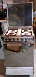 cucina nuova 4 fuochi con forno a gas ellettrico g