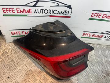 STOP SINISTRO SX LED TOYOTA YARIS 2023