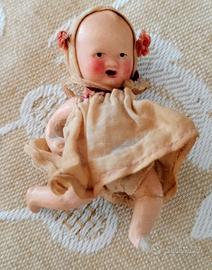 Bambolina antica in porcellana