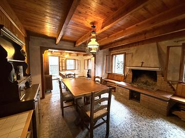 CASA SEMINDIPENDENTE A TOMBOLO