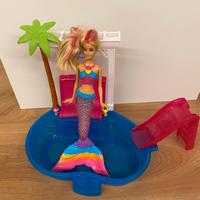 Barbie sitena piu piscina