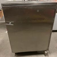 Carrello con ripiani