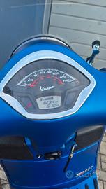 vespa GTS Hpe 300