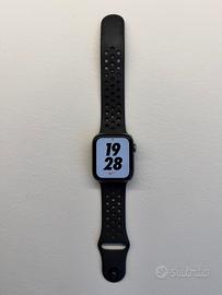 Apple Watch Nike+ Series 4 GPS 44mm – Space Grey